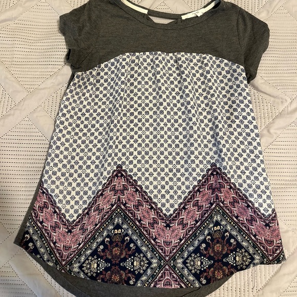 Maurice’s Tops Bundle - Picture 3 of 4